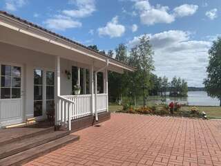 Дома для отпуска Wonderful cottage by the lake Hautjärvi Дом для отпуска-1